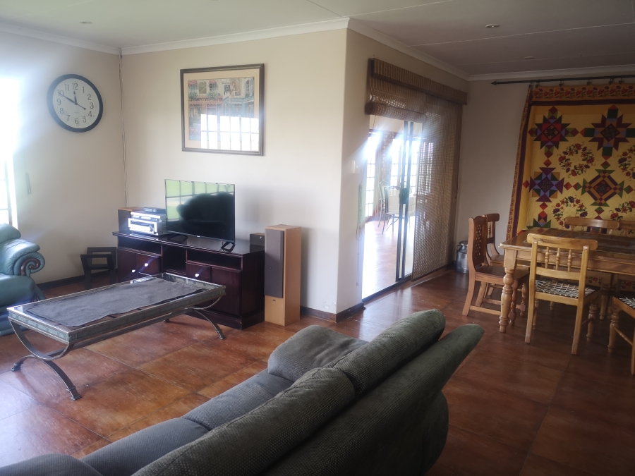 7 Bedroom Property for Sale in Oranjeville Free State